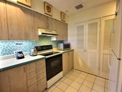 Spacious Maui, Hawaii Two Bedroom Rental Condo With Pool